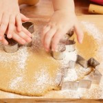 picture of baker baking cookies