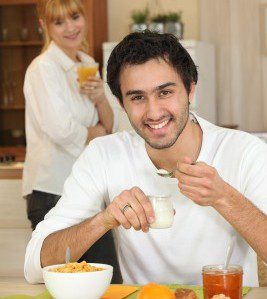 picture of man eating healthy