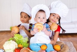 picture of kids eating healthy